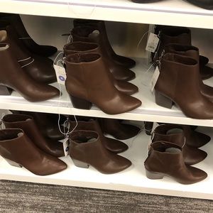 BROWN Leather HEELS!